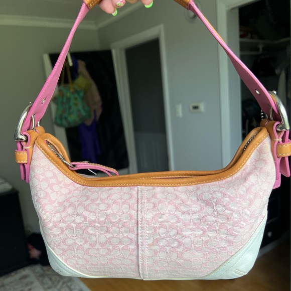 Coach Light Pink Soho Signature Hobo Bag M33-6351 - Picture 1 of 6